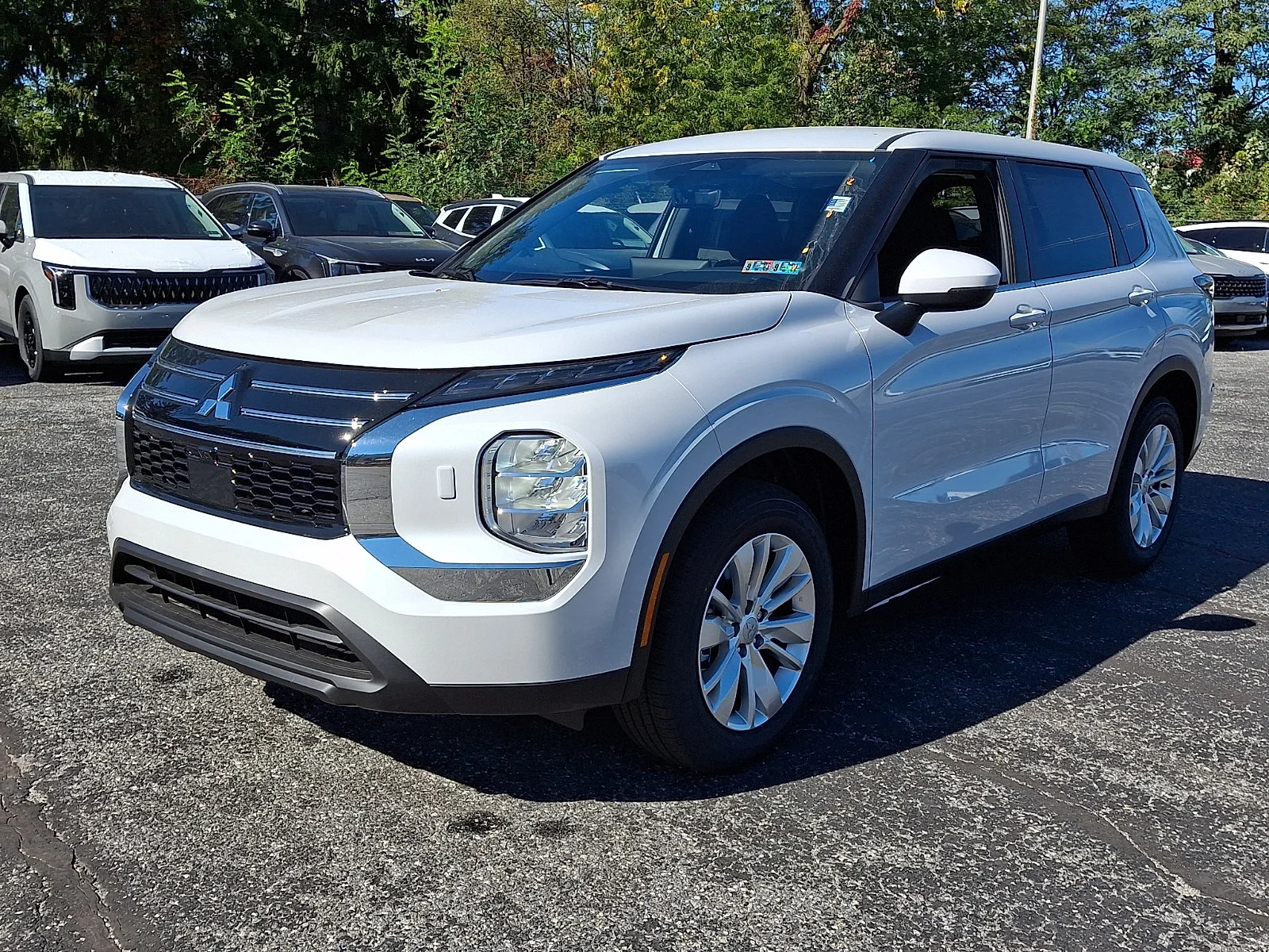 New 2026 White Mitsubishi ES image 4