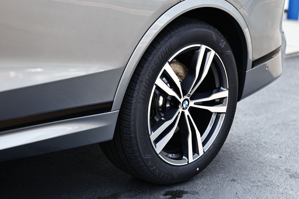 New 2027 Skyscraper Grey Metallic BMW xDrive40i image 11