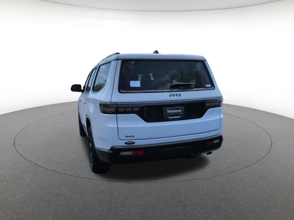New 2026 Bright White Clear-Coat Exterior Paint Jeep Limited Altitude image 9