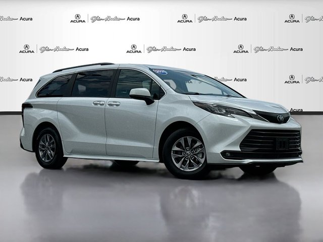 2025 Toyota Sienna XLE