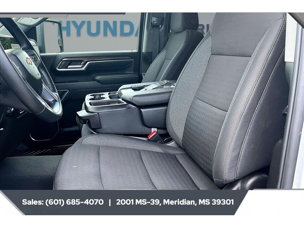 Used 2025 STERLING GRAY METALLIC Chevrolet LT image 18