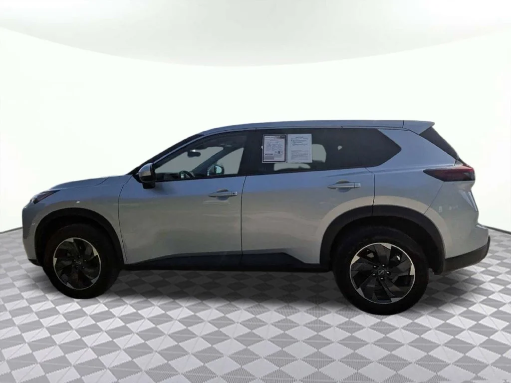 Used 2025 Silver Nissan SV image 6