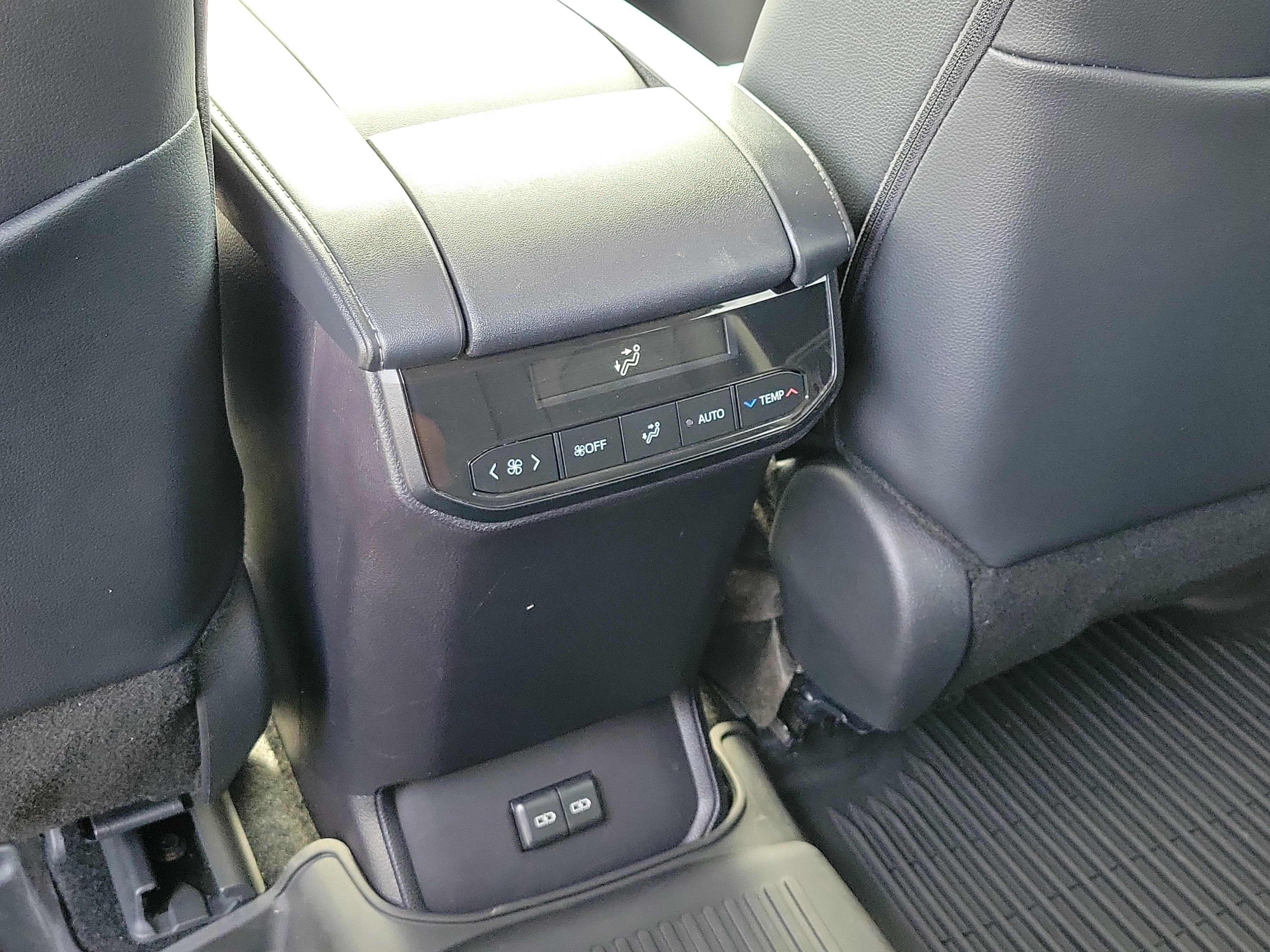 Used 2025 Pearl Toyota XLE image 13