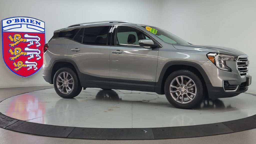 Used 2023 Sterling Metallic GMC SLT image 3