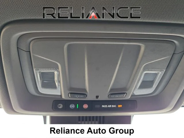 Used 2023 Silver GMC SLT image 34