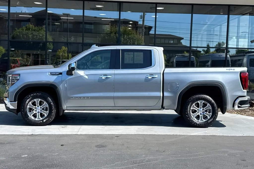 2025 GMC Sierra 1500 SLT - Photo 7