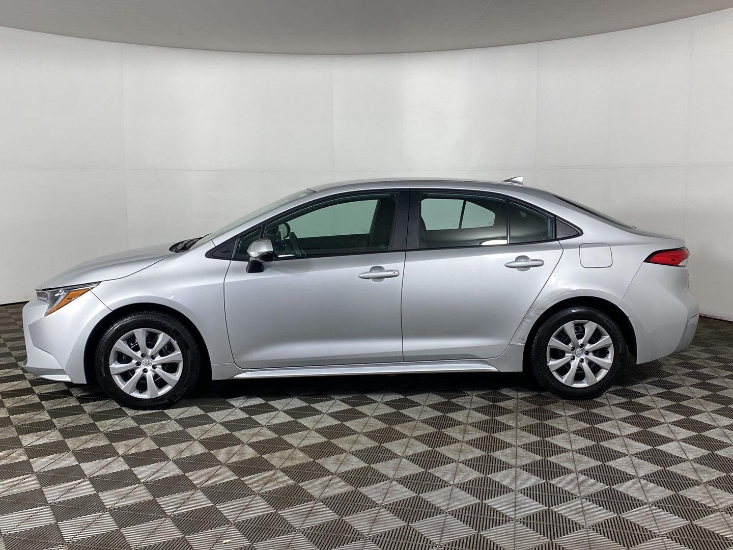 Certified Used 2022 Classic Silver Metallic Toyota LE image 3