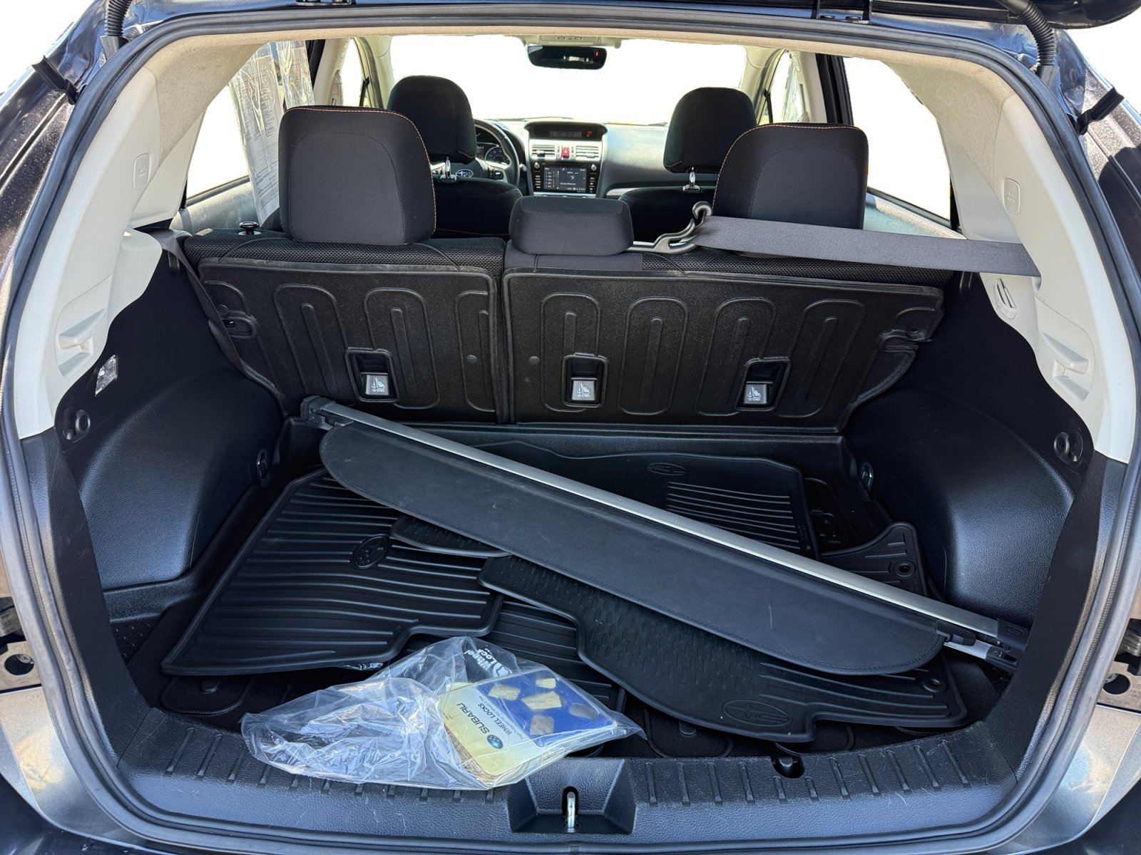 Used 2017 Dark Gray Metallic SUBARU 2.0i Premium image 17