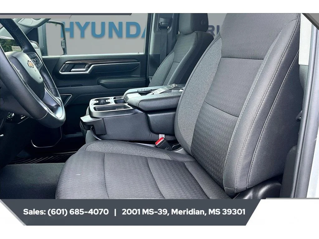 Used 2025 STERLING GRAY METALLIC Chevrolet LT image 18