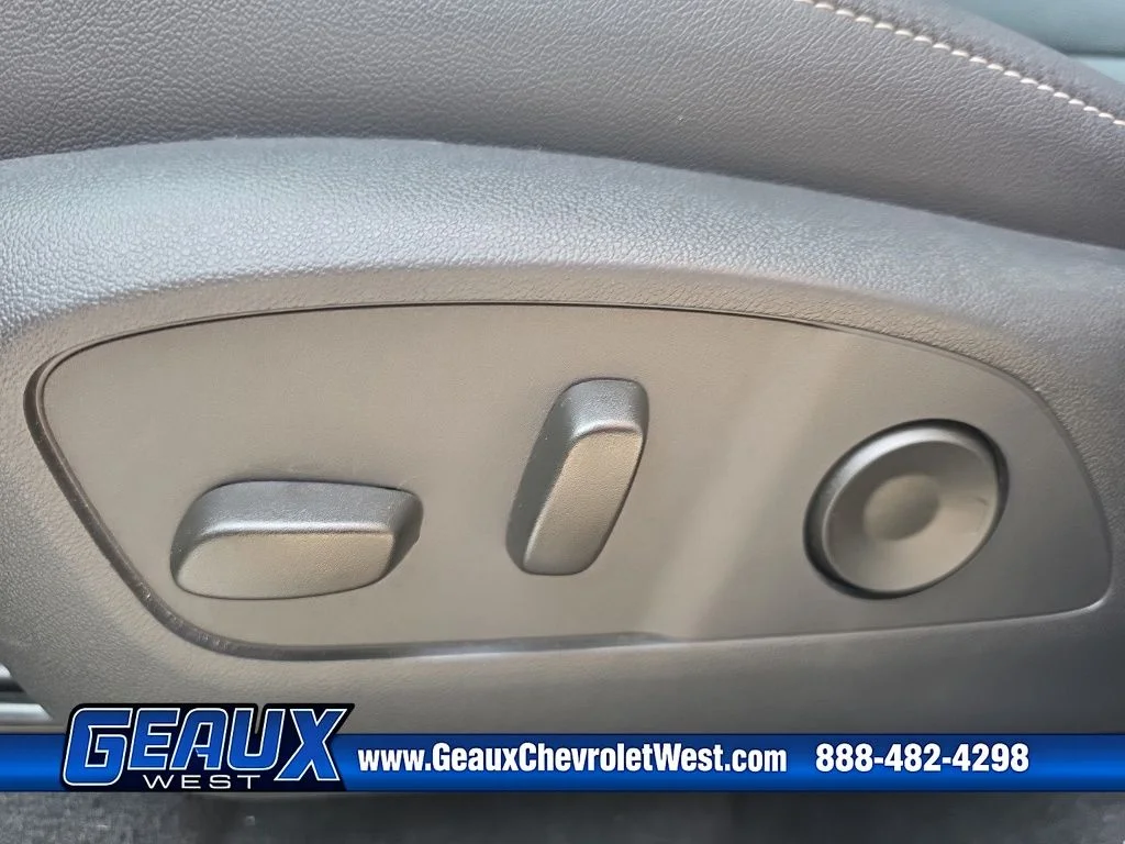 Used 2026 White Chevrolet LT image 28