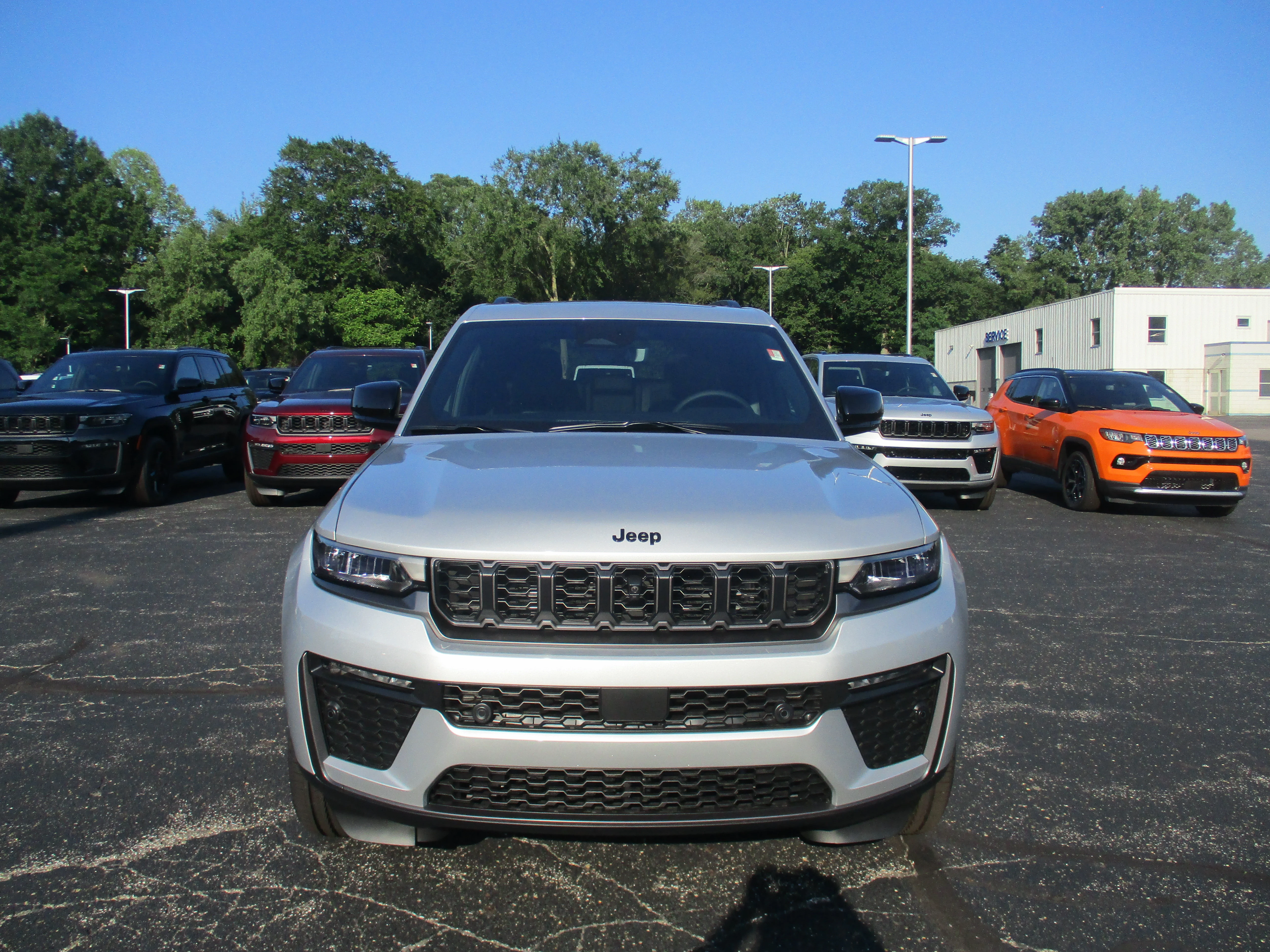 New 2026 Silver Zynith Jeep 85th Anniversary Edition image 4