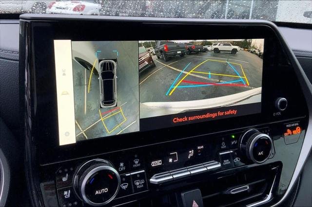 Certified Used 2025 WIND CHILL PEARL Toyota  image 28