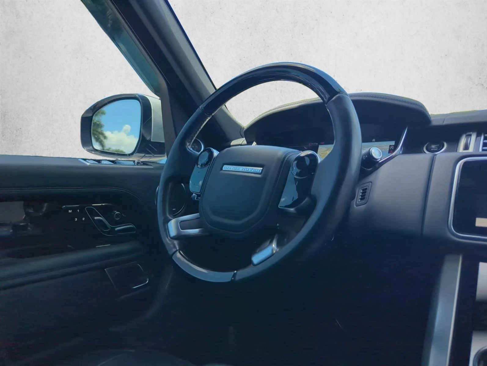 Used 2020 Narvik Black [Blac Land Rover  image 25