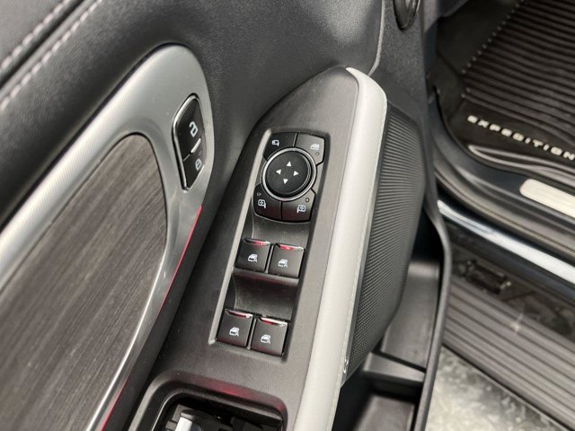 Used 2025 Stone Blue Ford Platinum image 12