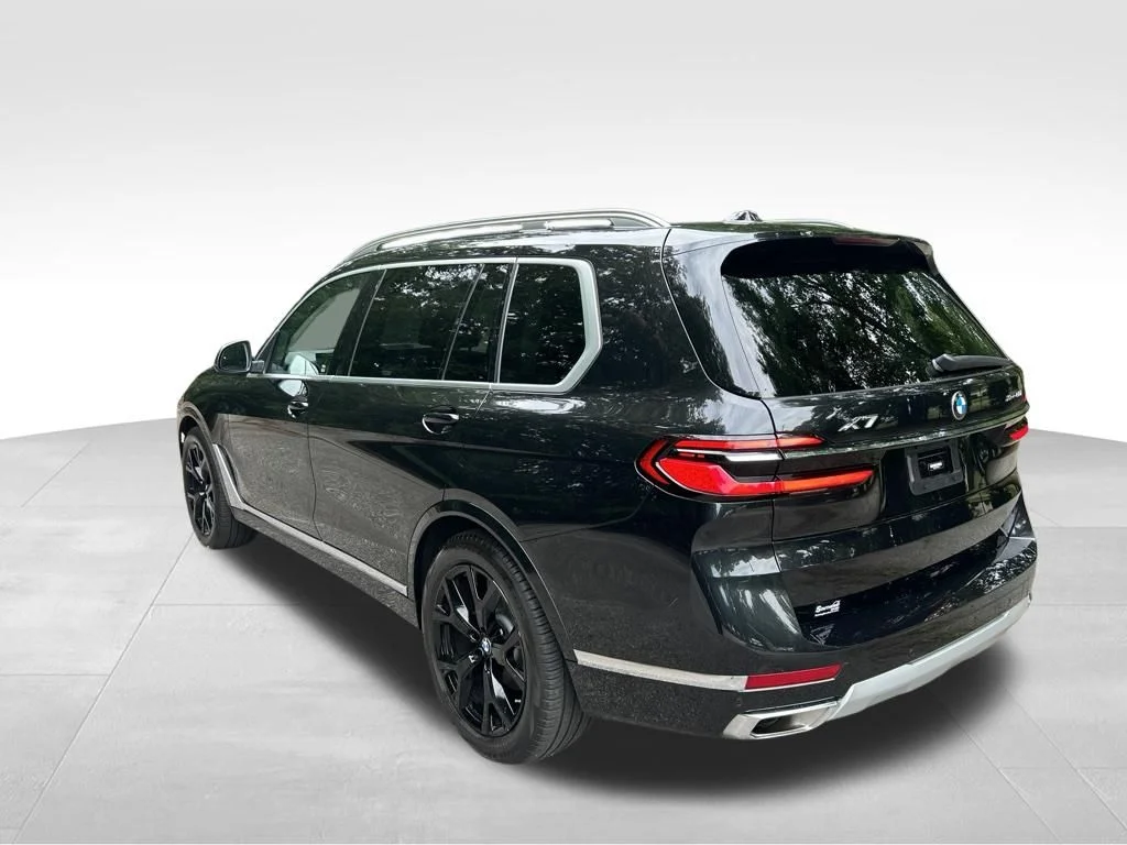 Used 2024 Black BMW xDrive40i image 3