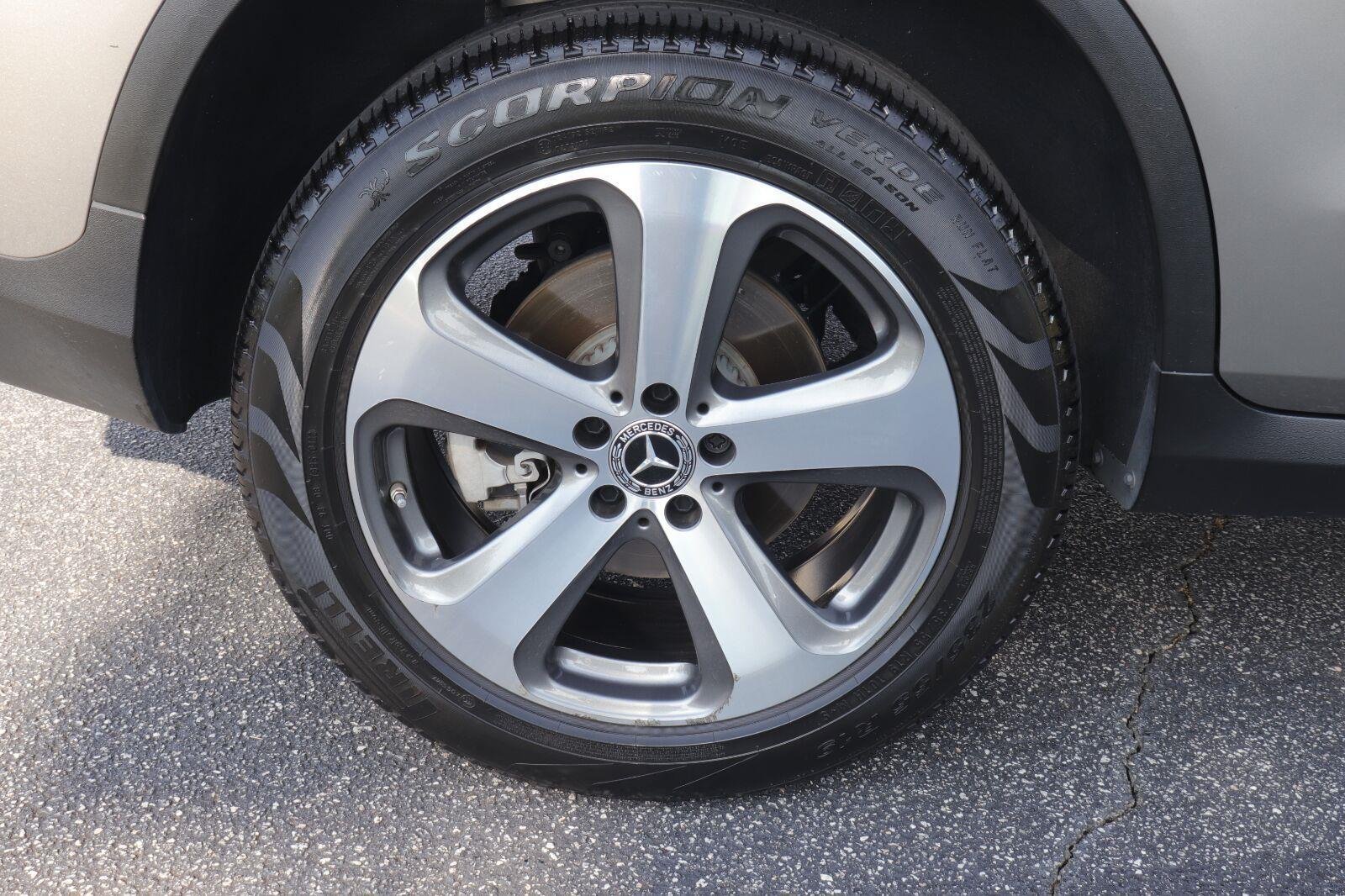 Used 2019 Mojave Silver Metallic Mercedes-Benz GLC 300 image 37