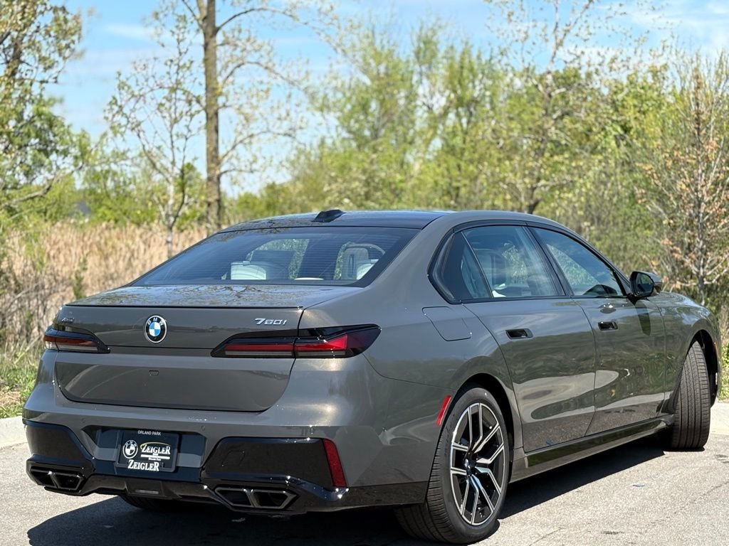 New 2025 Dravit Grey Metallic BMW 760i xDrive image 6