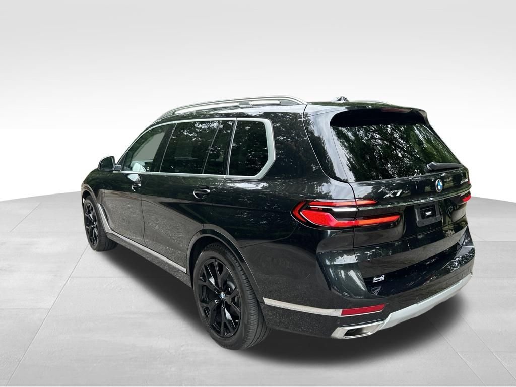 Used 2024 Black BMW xDrive40i image 3