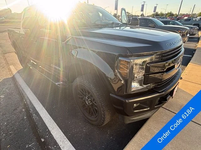 Used 2019 Agate Black Metallic Ford Lariat image 9
