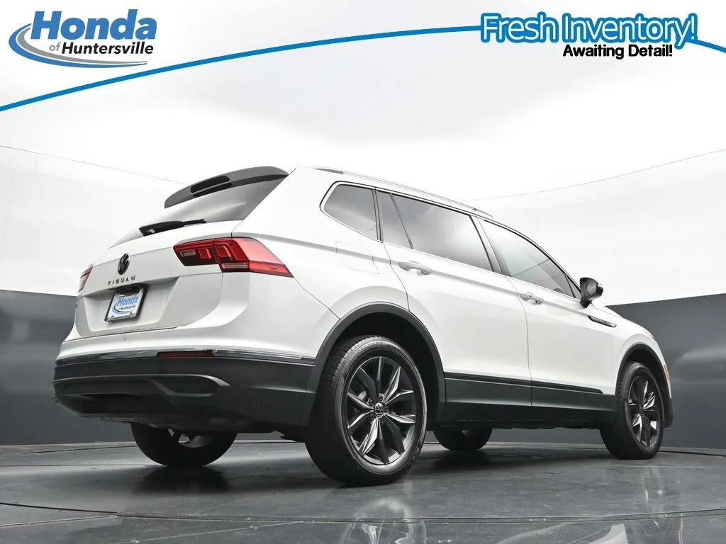 Used 2023 Opal White Volkswagen 2.0T SE image 33