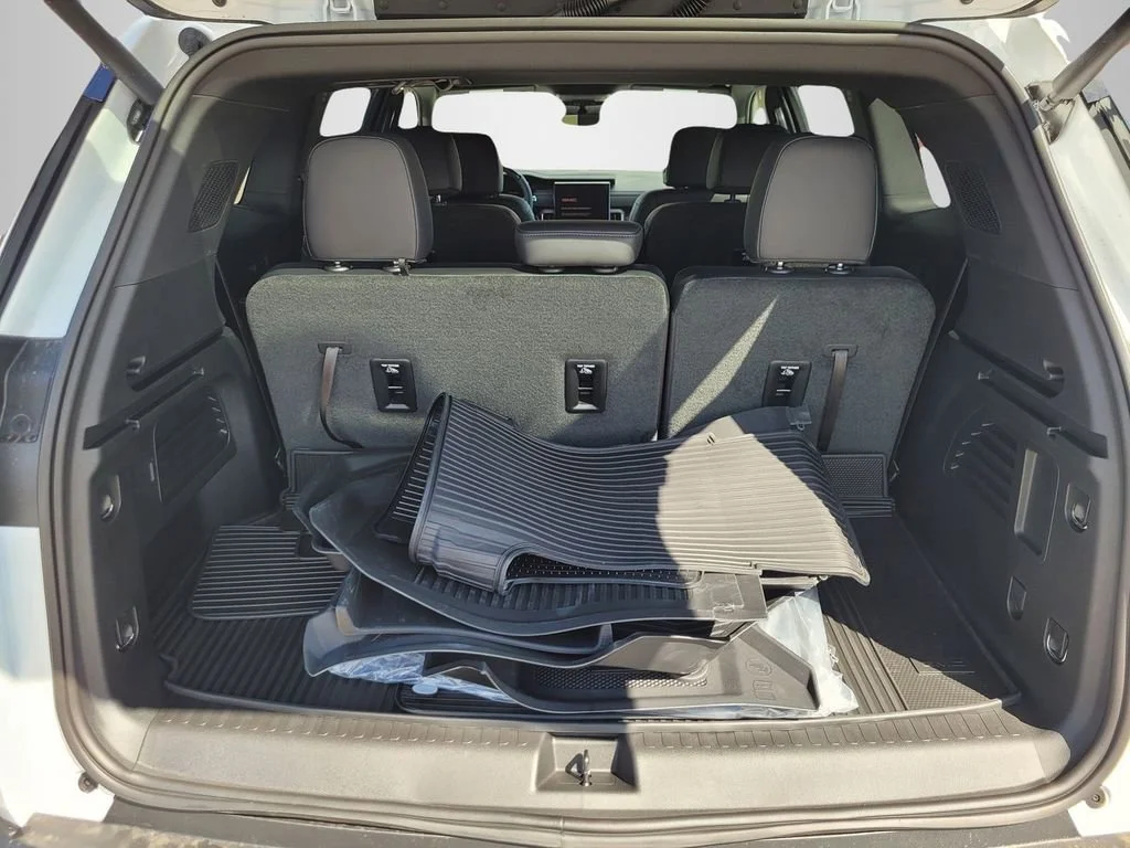 2026 GMC Acadia Elevation - Photo 7