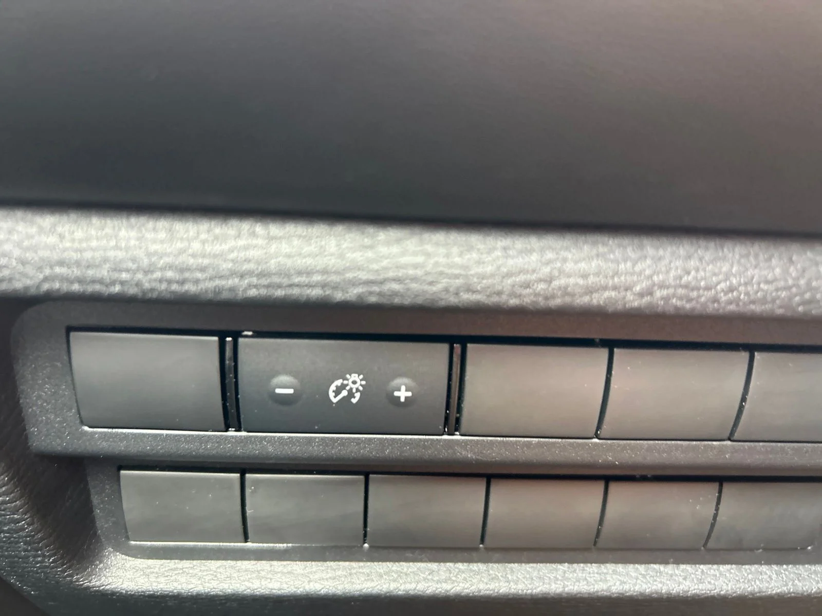 Used 2024 Cosmic Blue Metallic Mitsubishi SE image 27
