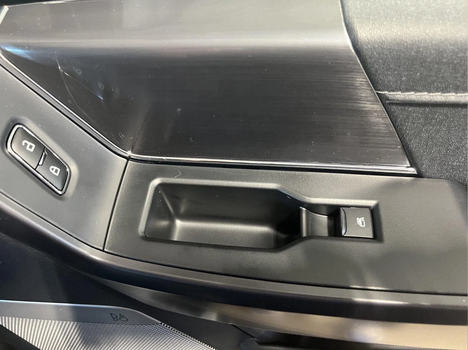 Used 2026 Avalanche Ford LARIAT image 11