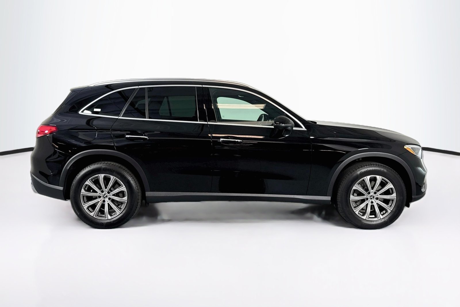 New 2026 Black Mercedes-Benz GLC 300 image 4