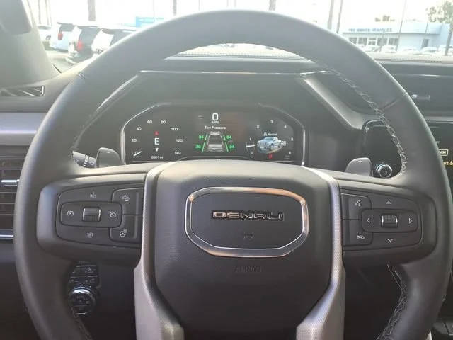 Used 2025 Onyx Black GMC Denali image 24