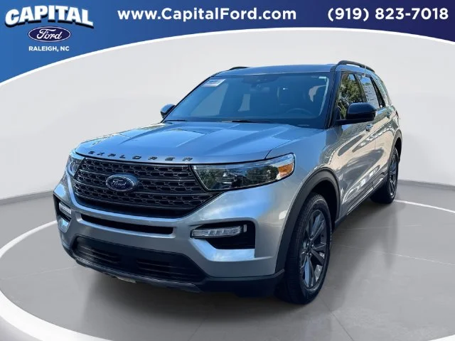 Used 2023 Silver Ford XLT image 1