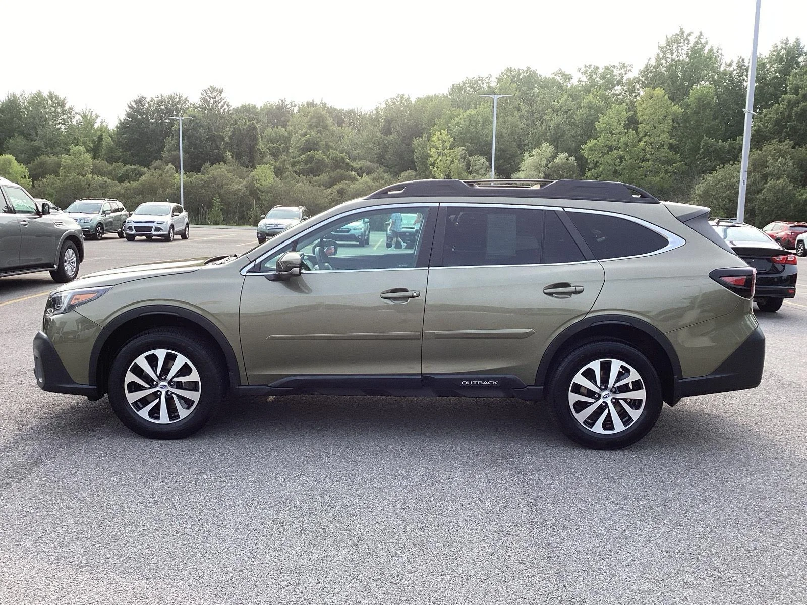 Used 2022 Autumn Green Metallic Subaru Premium image 4