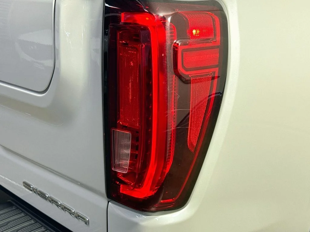 Used 2024 White GMC Denali image 33