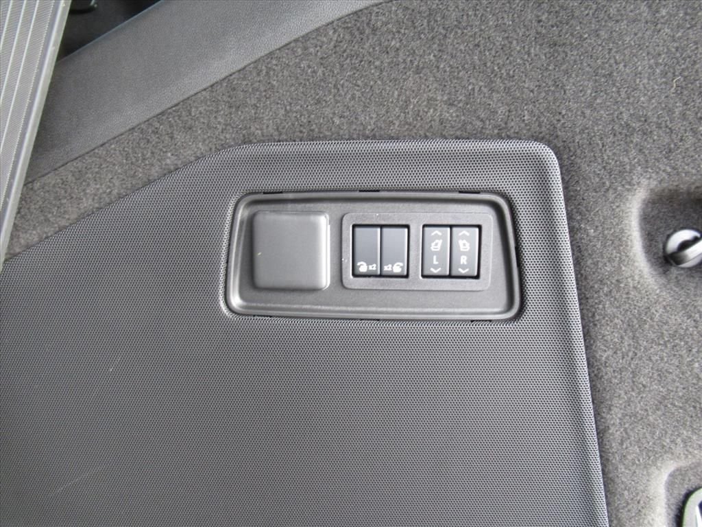 Used 2026 Red Cadillac Platinum Sport image 38
