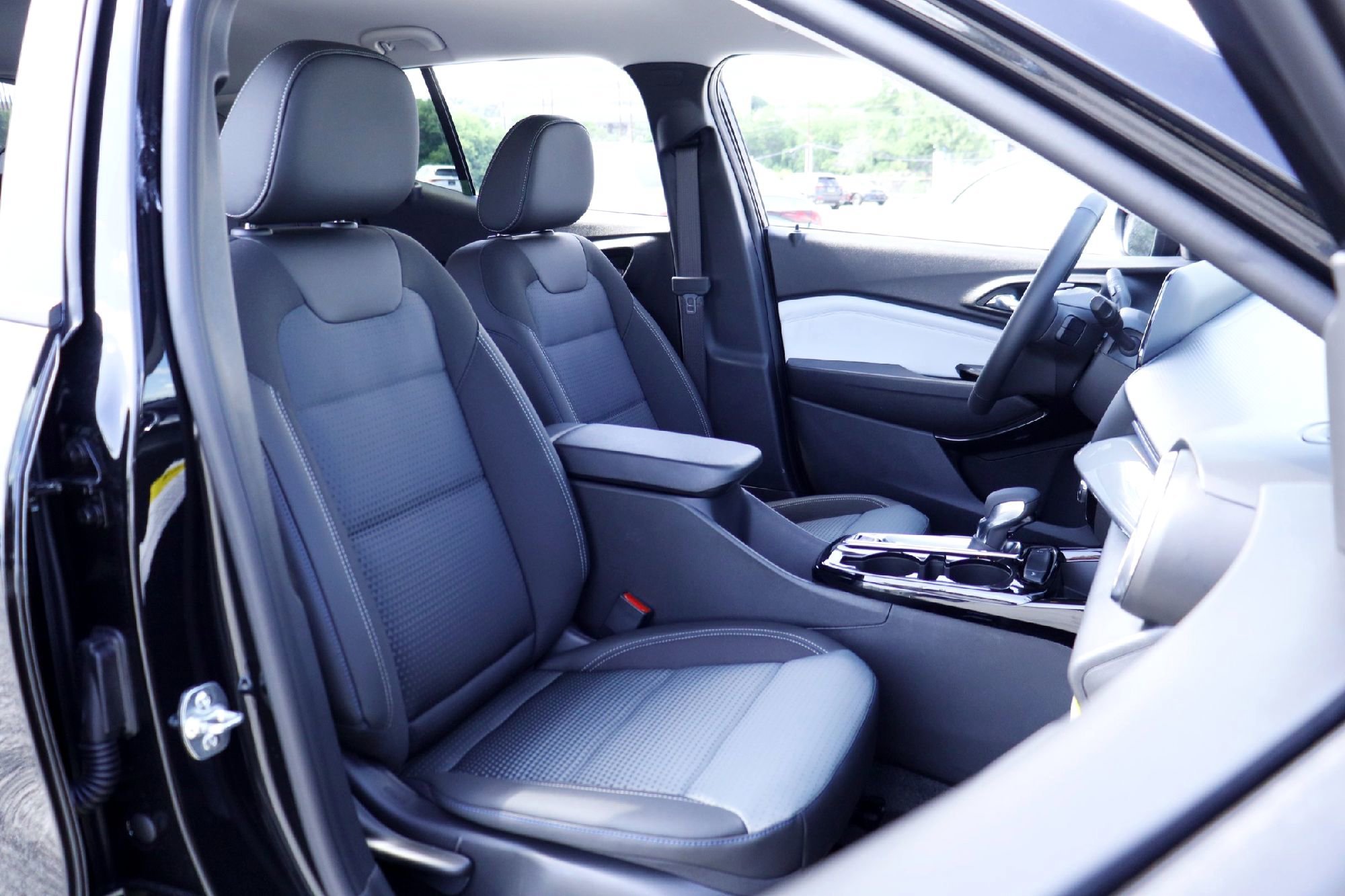 2026 Chevrolet Trax LT - Photo 14