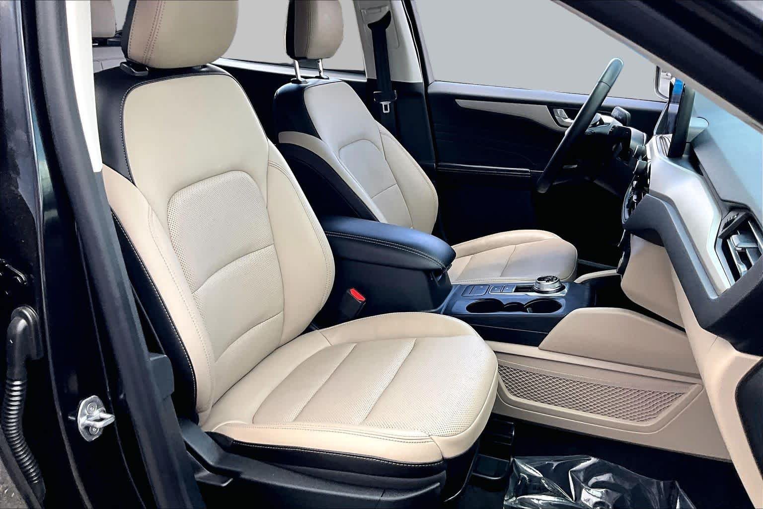 Used 2022 Agate Black Metallic Ford SEL Hybrid image 8