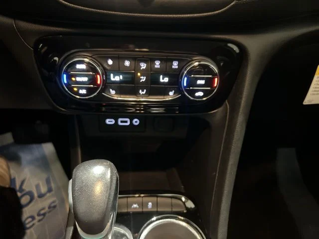 Used 2021 Deep Buick Select image 16