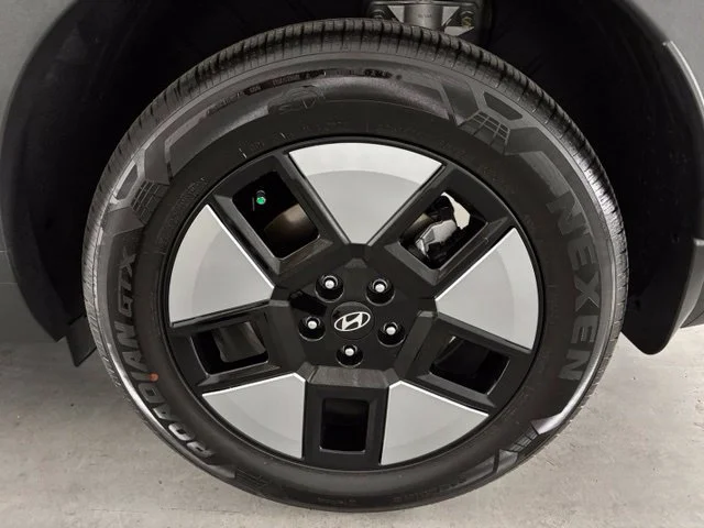 Used 2026 Silver Hyundai SEL image 8