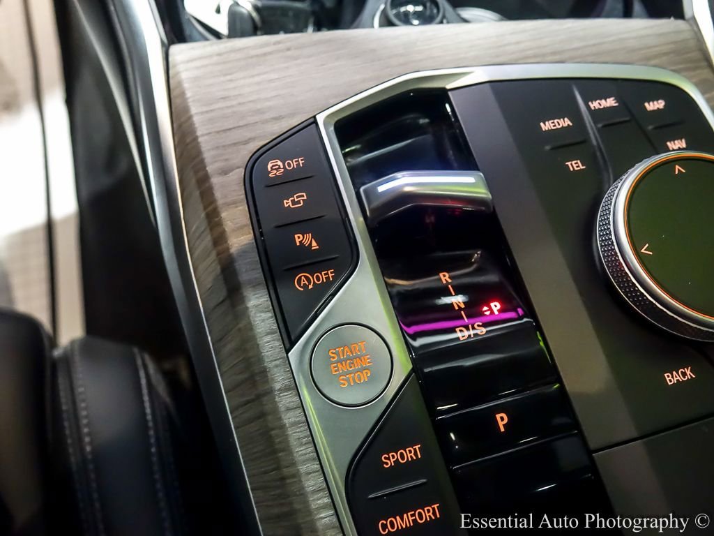 2025 BMW 3 Series 330i - Photo 22
