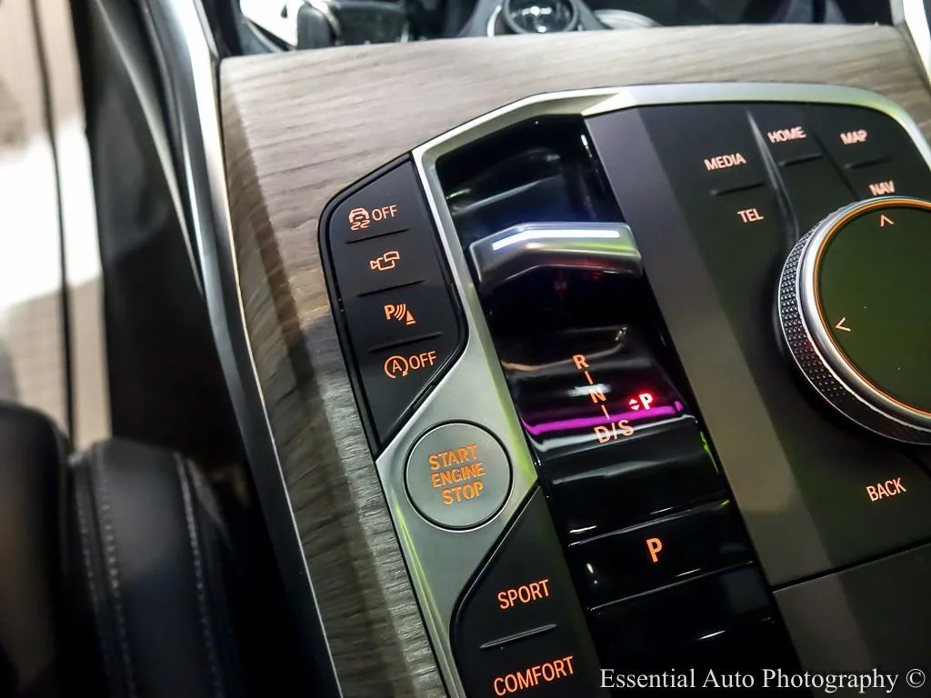 2025 BMW 3 Series 330i - Photo 22