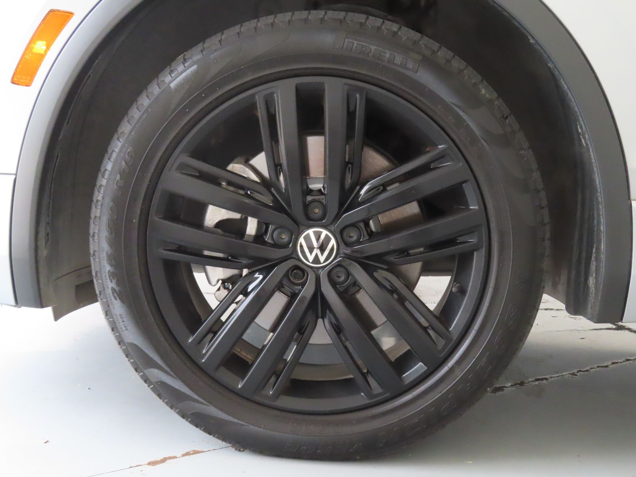 Used 2022 Silver Volkswagen 2.0T SE R-Line Black image 28