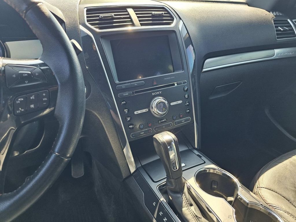 Used 2018 White Ford Sport image 15