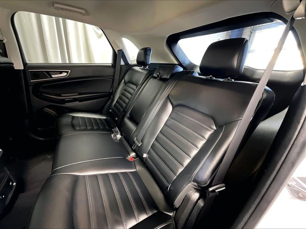Used 2022 Oxford White Ford SEL image 15
