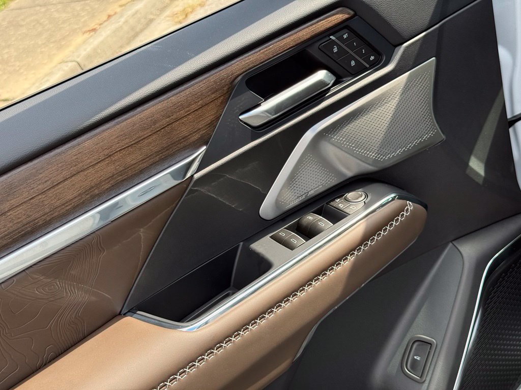 2027 GMC Acadia Denali Ultimate - Photo 17