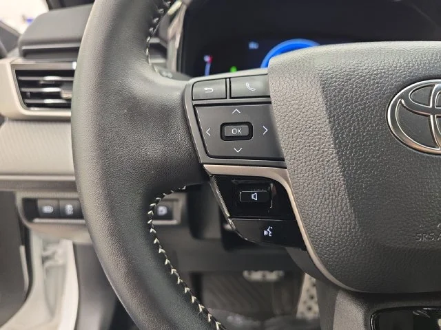 Used 2026 Ice Toyota SE image 30