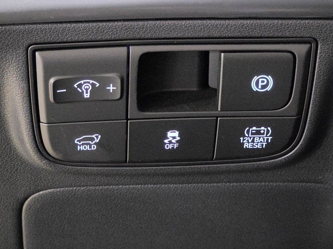 New 2026 Amazon Gray Hyundai SEL AWD image 32