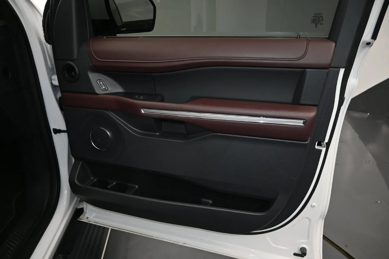 Used 2023 Oxford White Ford Limited image 17