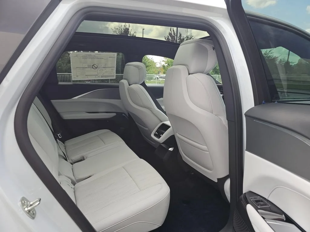 New 2027 Vibrant White Tricoat Cadillac Sport image 15