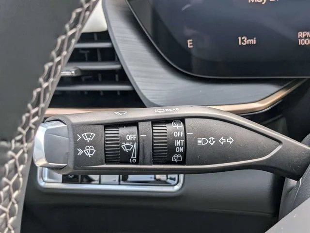 New 2026 Iridescent White Tricoat Buick Avenir image 28
