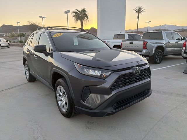 2021 Toyota RAV4 LE - Photo 3