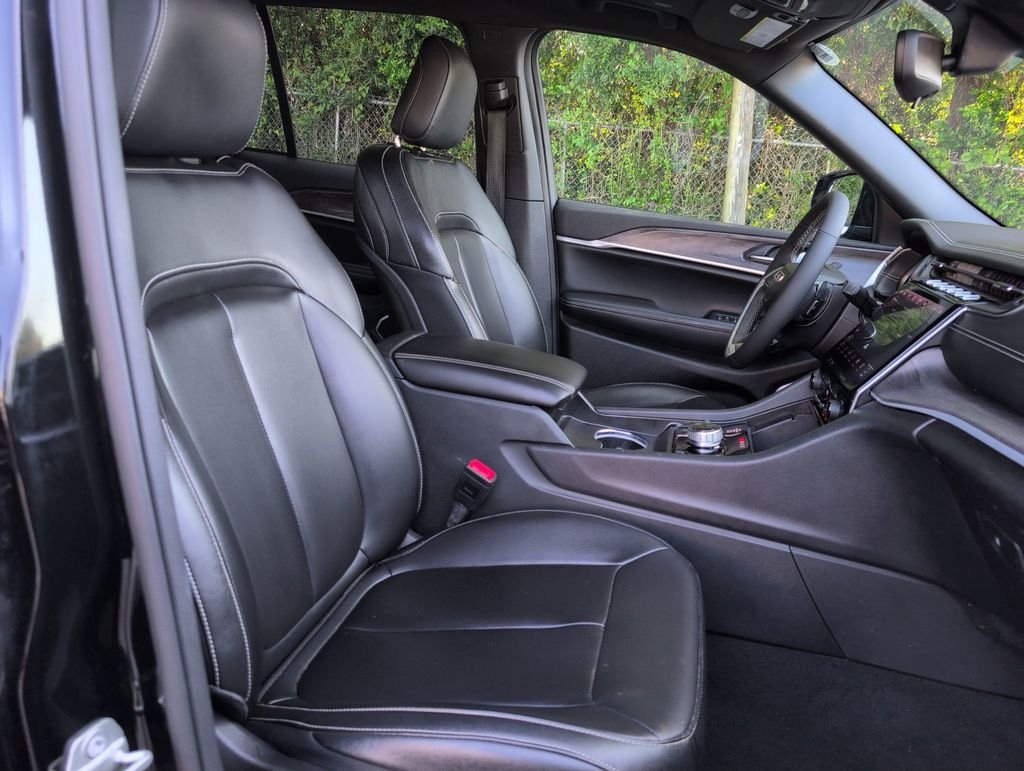 Used 2024 Black Jeep 4xe image 32